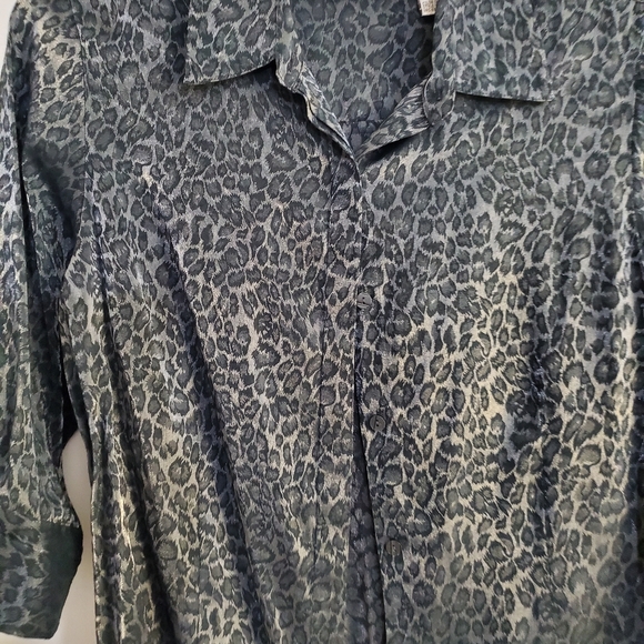 Blouses - Picture 4 of 4